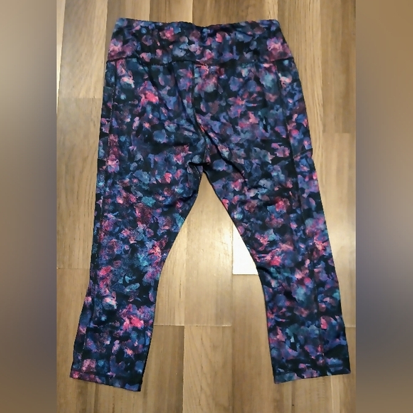 ๐๐ฉ๐๐ ๐ ๐๐น๐๐ถ๐ฐ๐ผ๐น๐ผ๐ฟ๐ฒ๐ฑ ๐ฎ ๐ฃ๐ผ๐ฐ๐ธ๐ฒ๐ ๐๐ฟ๐ผ๐ฝ ๐๐ฒ๐ด๐ด๐ถ๐ป๐ด๐ - Picture 1 of 10